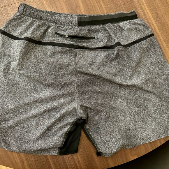 Lululemon Grey Speckled Short with Brief Liner XL - Picture 2 of 3